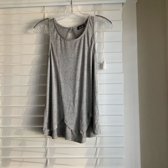 Dee Elly Top - Picture 1 of 3